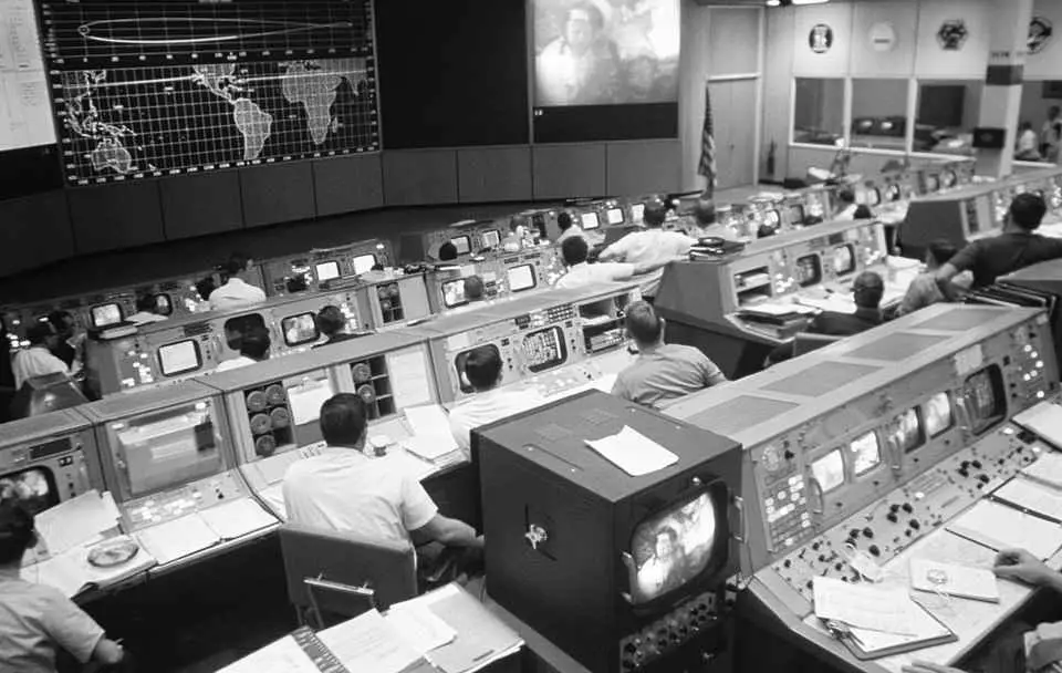 Apollo_10_Mission_Control